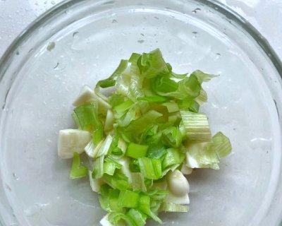 如何洗芹菜干净（详细步骤教你轻松搞定）