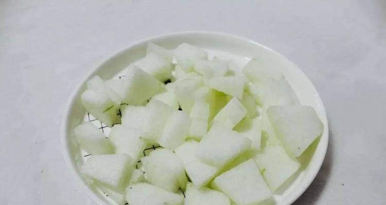 解密冬瓜的营养成分（是碳水化合物吗？探究冬瓜的营养价值）
